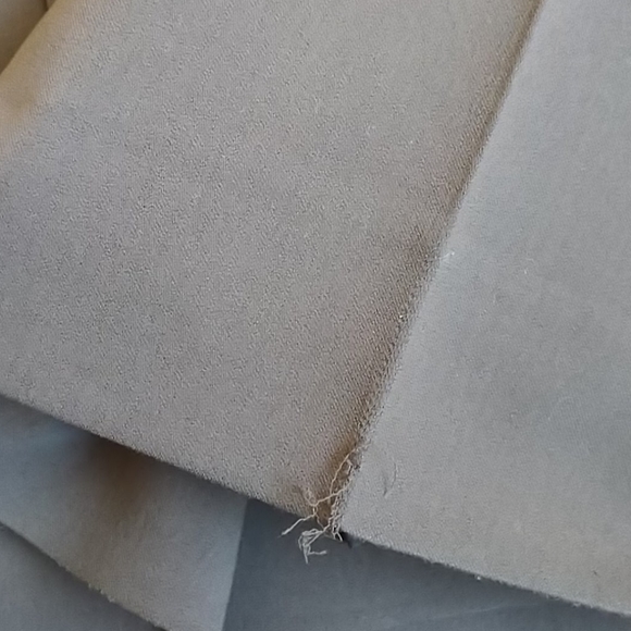 Woman's suit - Picture 5 of 5